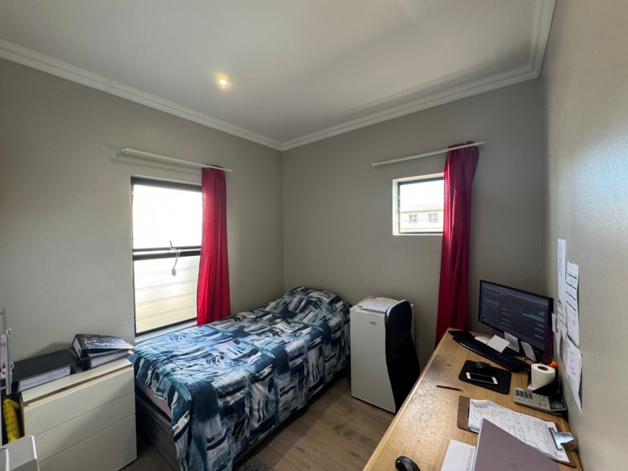 2 Bedroom Property for Sale in Parklands Western Cape